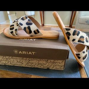 Ariat Unbridled Ava Sandles/Slides 7.5 Cheetah